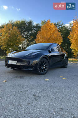 Позашляховик / Кросовер Tesla Model Y 2023 в  фото 9 Позашляховик / Кросовер Tesla Model Y 2023 в