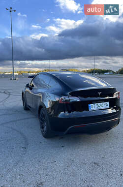 Позашляховик / Кросовер Tesla Model Y 2023 в  фото 18 Позашляховик / Кросовер Tesla Model Y 2023 в