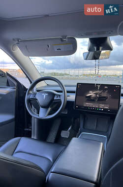 Позашляховик / Кросовер Tesla Model Y 2023 в  фото 37 Позашляховик / Кросовер Tesla Model Y 2023 в