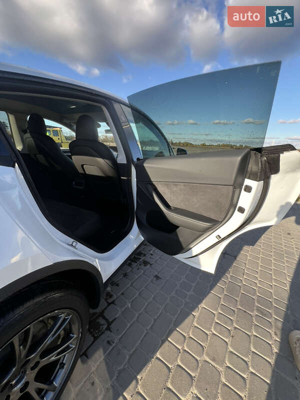 Позашляховик / Кросовер Tesla Model Y 2024 в Жовкві фото 25 Позашляховик / Кросовер Tesla Model Y 2024 в Жовкві
