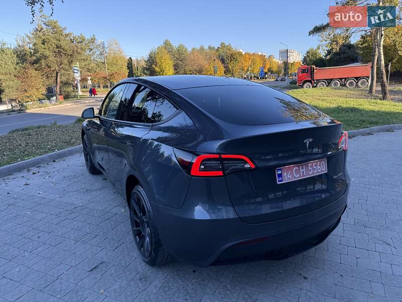 Tesla Model Y 2022