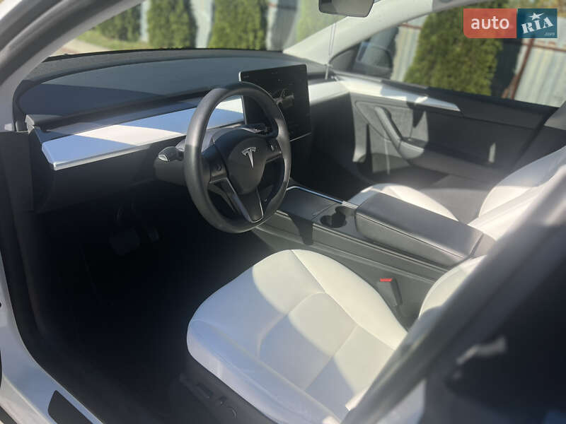 Внедорожник / Кроссовер Tesla Model Y 2022 в Ивано-Франковске