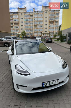 Позашляховик / Кросовер Tesla Model Y 2021 в Чернівцях