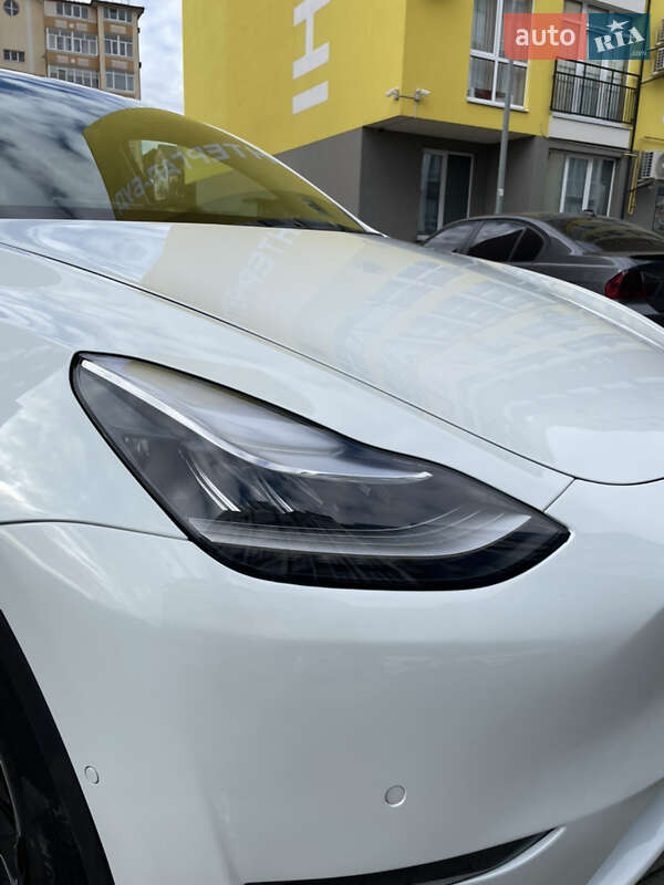 Внедорожник / Кроссовер Tesla Model Y 2021 в Черновцах