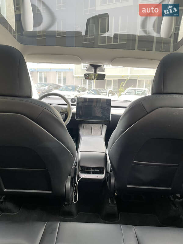 Внедорожник / Кроссовер Tesla Model Y 2021 в Черновцах