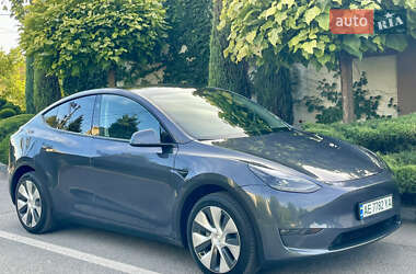 Позашляховик / Кросовер Tesla Model Y 2023 в  фото 5 Позашляховик / Кросовер Tesla Model Y 2023 в