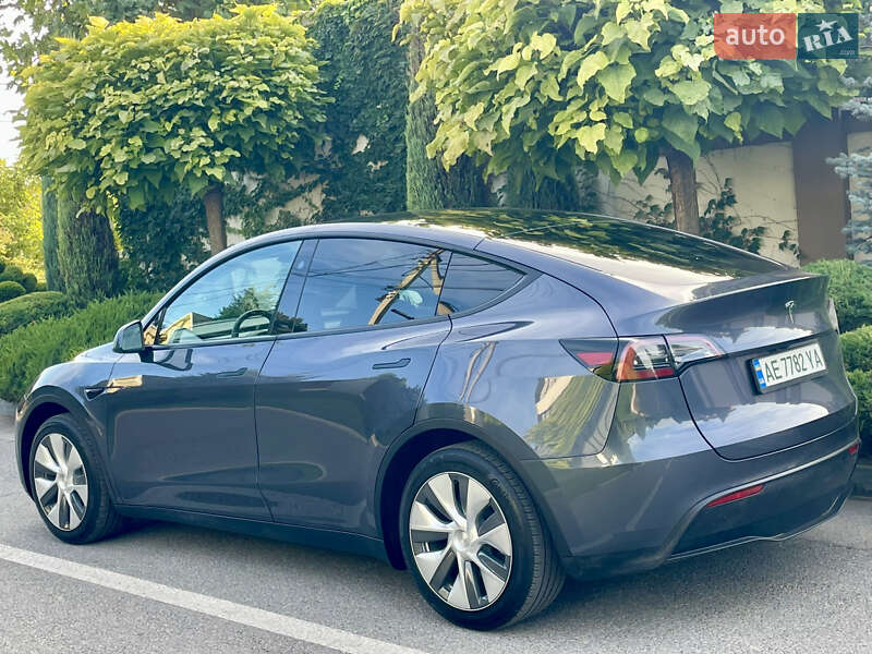 Позашляховик / Кросовер Tesla Model Y 2023 в Дніпрі фото 9 Позашляховик / Кросовер Tesla Model Y 2023 в Дніпрі