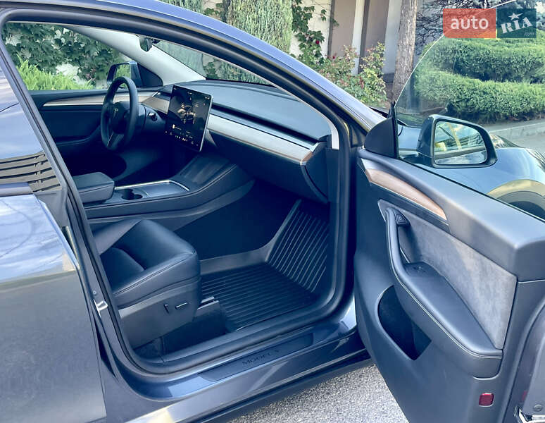 Позашляховик / Кросовер Tesla Model Y 2023 в Дніпрі фото 19 Позашляховик / Кросовер Tesla Model Y 2023 в Дніпрі