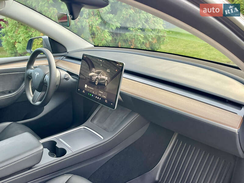 Позашляховик / Кросовер Tesla Model Y 2023 в Дніпрі фото 22 Позашляховик / Кросовер Tesla Model Y 2023 в Дніпрі