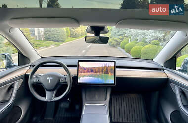 Позашляховик / Кросовер Tesla Model Y 2023 в  фото 25 Позашляховик / Кросовер Tesla Model Y 2023 в