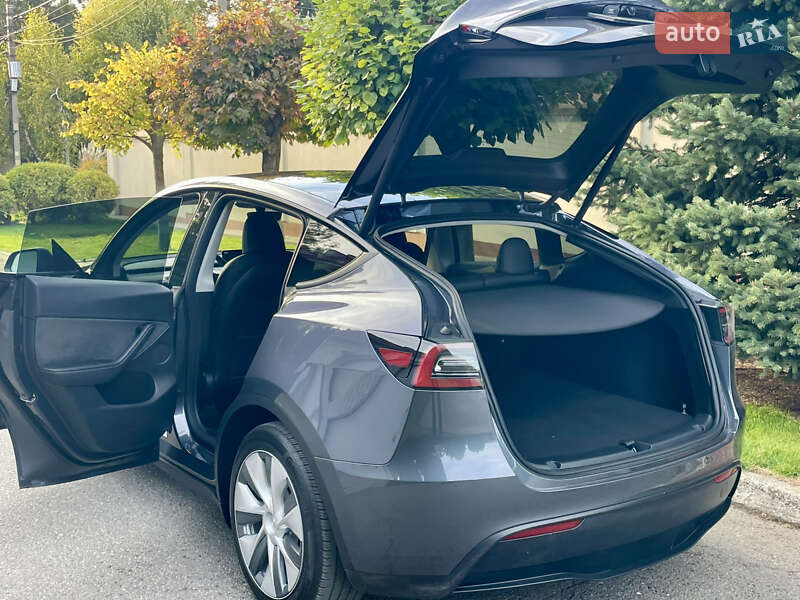 Позашляховик / Кросовер Tesla Model Y 2023 в Дніпрі фото 37 Позашляховик / Кросовер Tesla Model Y 2023 в Дніпрі