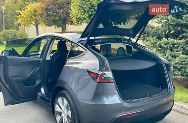 Позашляховик / Кросовер Tesla Model Y 2023 в  фото 37 Позашляховик / Кросовер Tesla Model Y 2023 в