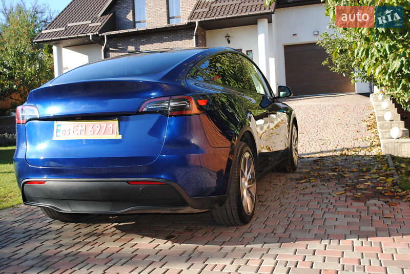 Внедорожник / Кроссовер Tesla Model Y 2024 в Луцке