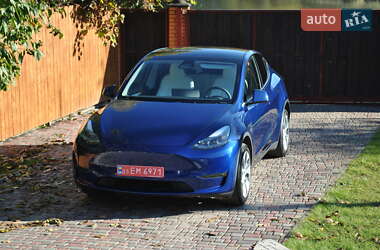 Внедорожник / Кроссовер Tesla Model Y 2024 в 