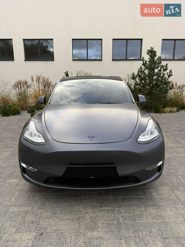 Tesla Model Y 2021