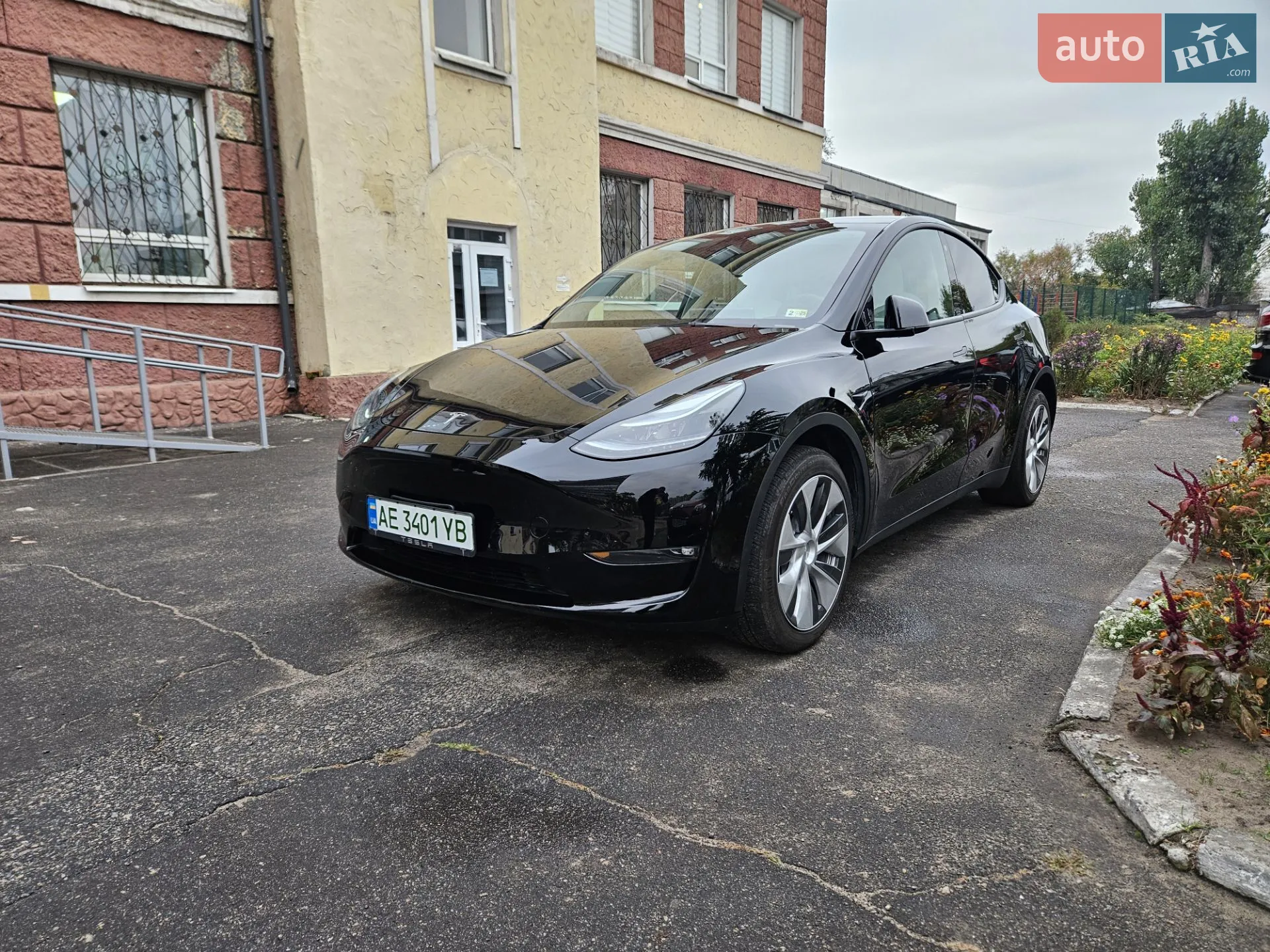 2022 Tesla Model Y - фото 1