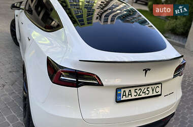 Внедорожник / Кроссовер Tesla Model Y 2021 в 