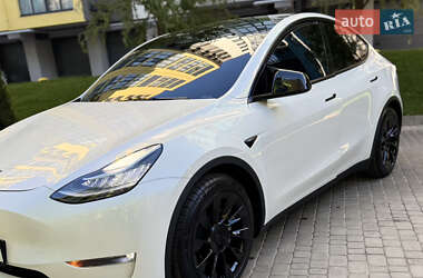 Внедорожник / Кроссовер Tesla Model Y 2021 в 