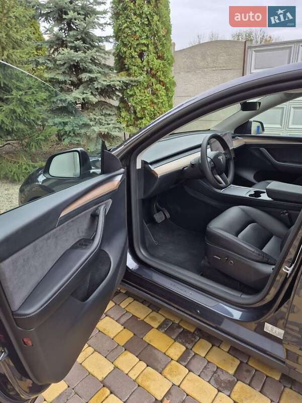 Позашляховик / Кросовер Tesla Model Y 2024 в Харкові фото 12 Позашляховик / Кросовер Tesla Model Y 2024 в Харкові