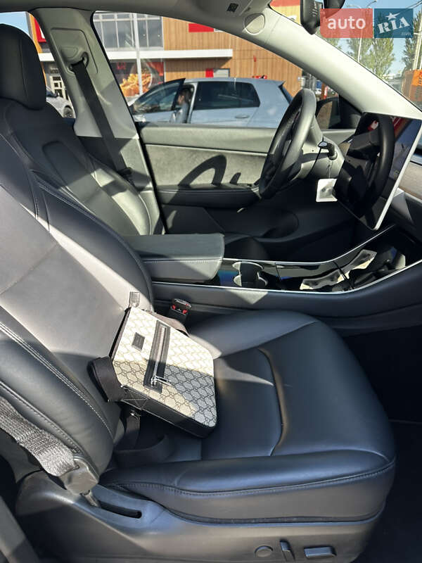 Внедорожник / Кроссовер Tesla Model Y 2020 в Днепре