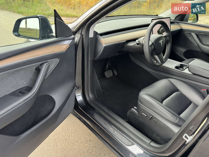 Внедорожник / Кроссовер Tesla Model Y 2024 в Киеве фото 11 Внедорожник / Кроссовер Tesla Model Y 2024 в Киеве