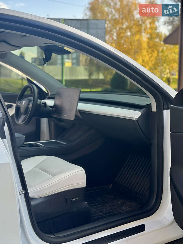 Позашляховик / Кросовер Tesla Model Y 2021 в Кременчуці