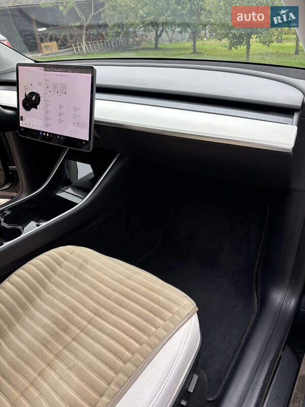 Позашляховик / Кросовер Tesla Model Y 2020 в Тернополі