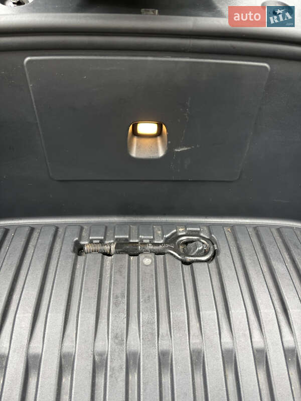 Позашляховик / Кросовер Tesla Model Y 2020 в Тернополі