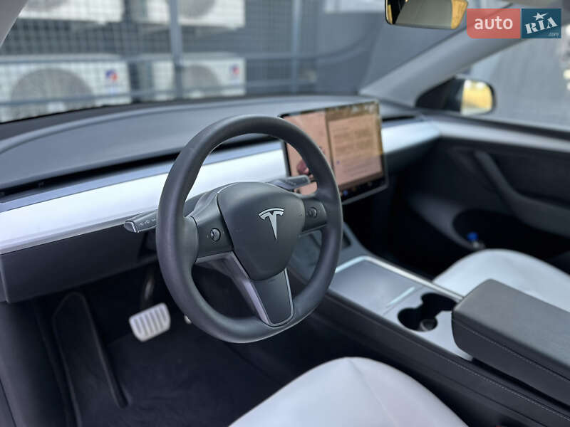 Позашляховик / Кросовер Tesla Model Y 2023 в Рівному фото 16 Позашляховик / Кросовер Tesla Model Y 2023 в Рівному