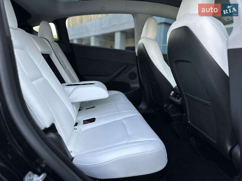 Позашляховик / Кросовер Tesla Model Y 2023 в Рівному фото 26 Позашляховик / Кросовер Tesla Model Y 2023 в Рівному