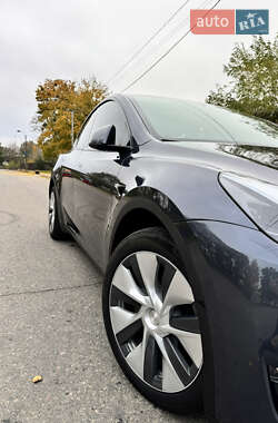 Позашляховик / Кросовер Tesla Model Y 2023 в  фото 10 Позашляховик / Кросовер Tesla Model Y 2023 в