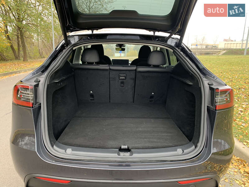 Внедорожник / Кроссовер Tesla Model Y 2024 в Киеве