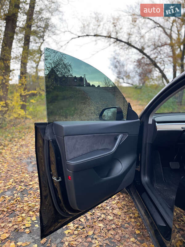Позашляховик / Кросовер Tesla Model Y 2021 в Кременчуці фото 9 Позашляховик / Кросовер Tesla Model Y 2021 в Кременчуці