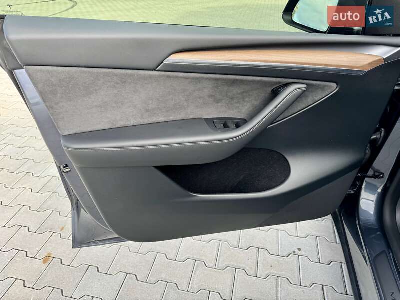 Внедорожник / Кроссовер Tesla Model Y 2023 в Черновцах фото 17 Внедорожник / Кроссовер Tesla Model Y 2023 в Черновцах