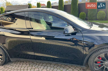 Позашляховик / Кросовер Tesla Model Y 2022 в Львові