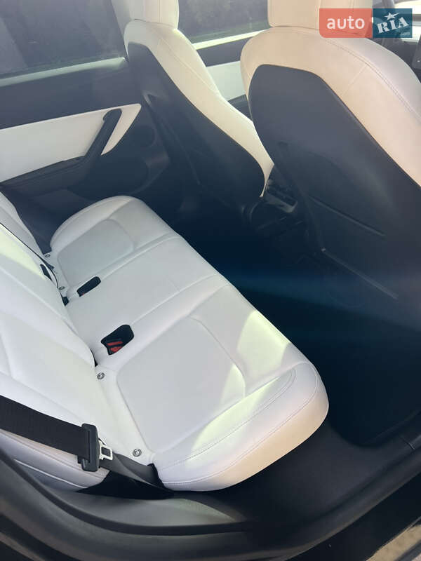 Внедорожник / Кроссовер Tesla Model Y 2022 в Львове