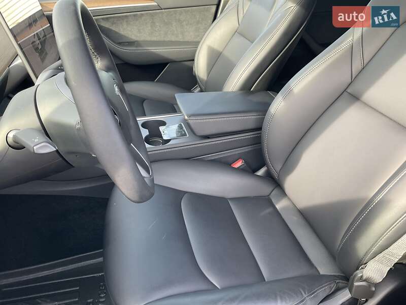 Позашляховик / Кросовер Tesla Model Y 2024 в Львові фото 19 Позашляховик / Кросовер Tesla Model Y 2024 в Львові