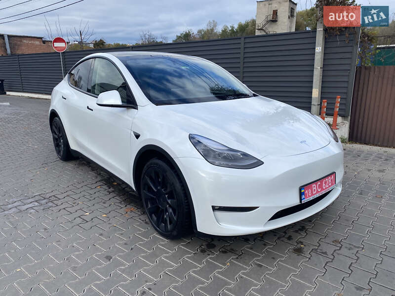 Позашляховик / Кросовер Tesla Model Y 2023 в Києві фото 5 Позашляховик / Кросовер Tesla Model Y 2023 в Києві