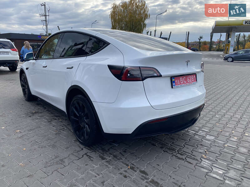 Позашляховик / Кросовер Tesla Model Y 2023 в Києві фото 18 Позашляховик / Кросовер Tesla Model Y 2023 в Києві