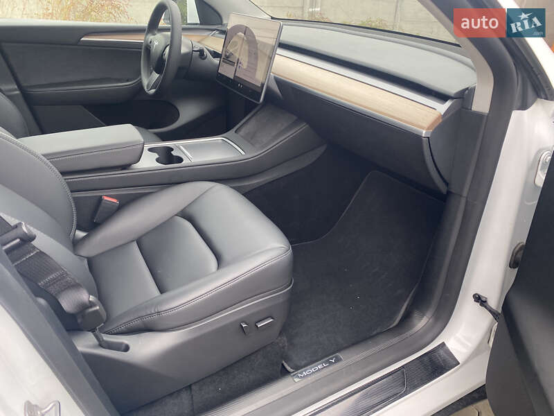 Позашляховик / Кросовер Tesla Model Y 2023 в Києві фото 26 Позашляховик / Кросовер Tesla Model Y 2023 в Києві