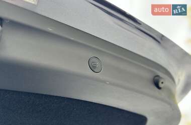 Внедорожник / Кроссовер Tesla Model Y 2021 в 