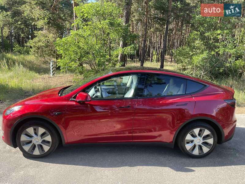 Позашляховик / Кросовер Tesla Model Y 2024 в Києві фото 5 Позашляховик / Кросовер Tesla Model Y 2024 в Києві