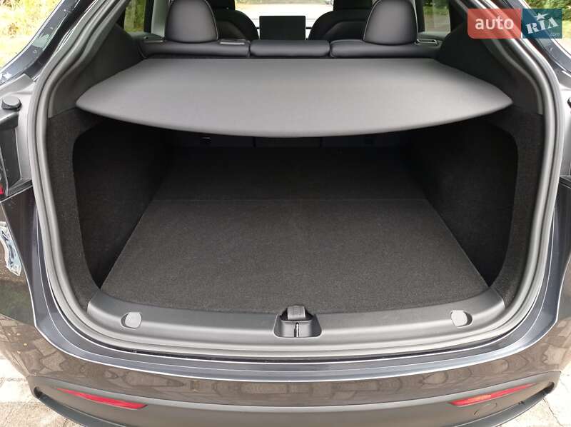 Внедорожник / Кроссовер Tesla Model Y 2024 в Ровно