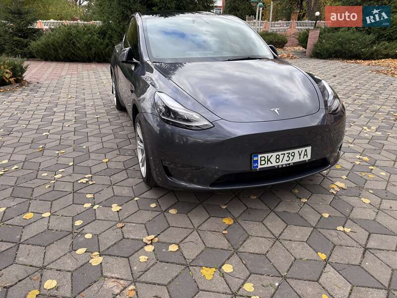 Позашляховик / Кросовер Tesla Model Y 2023 в Рівному фото 12 Позашляховик / Кросовер Tesla Model Y 2023 в Рівному