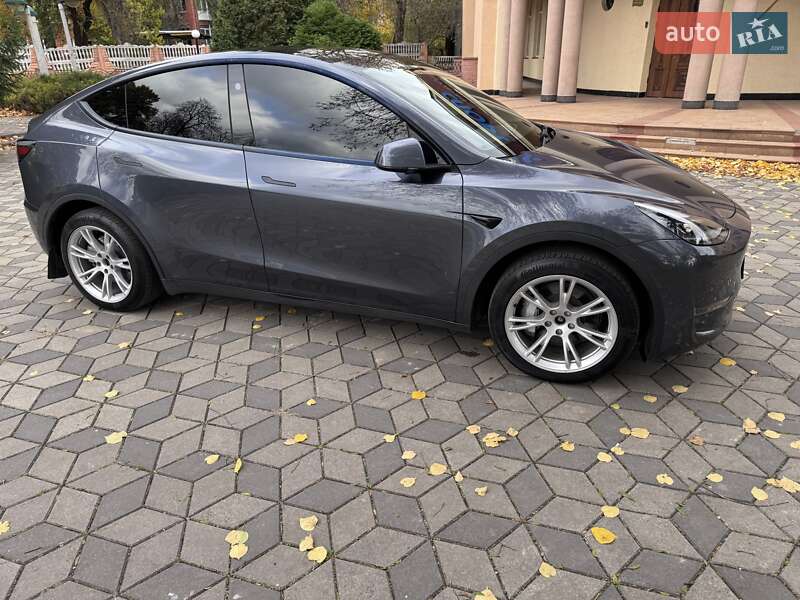 Позашляховик / Кросовер Tesla Model Y 2023 в Рівному фото 17 Позашляховик / Кросовер Tesla Model Y 2023 в Рівному