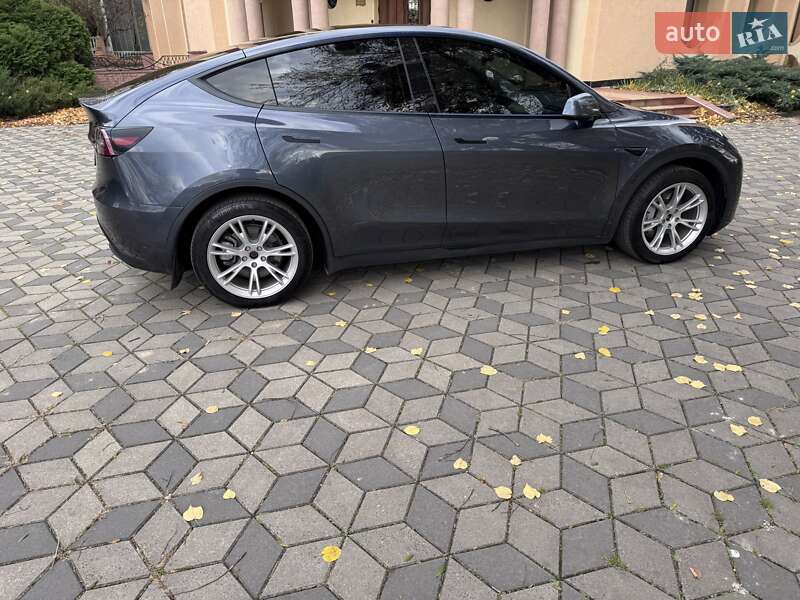 Позашляховик / Кросовер Tesla Model Y 2023 в Рівному фото 21 Позашляховик / Кросовер Tesla Model Y 2023 в Рівному