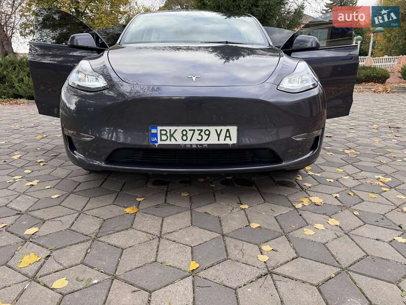 Позашляховик / Кросовер Tesla Model Y 2023 в Рівному фото 39 Позашляховик / Кросовер Tesla Model Y 2023 в Рівному