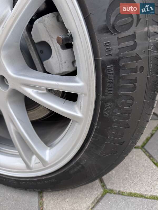 Позашляховик / Кросовер Tesla Model Y 2023 в Рівному фото 57 Позашляховик / Кросовер Tesla Model Y 2023 в Рівному