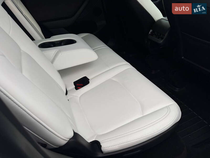 Позашляховик / Кросовер Tesla Model Y 2022 в Стрию