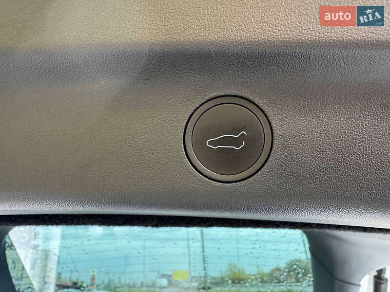 Позашляховик / Кросовер Tesla Model Y 2022 в Стрию